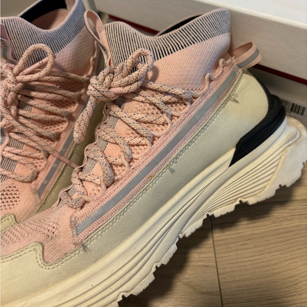 Moncler Sneakers monte runner pink and cream Authentic
